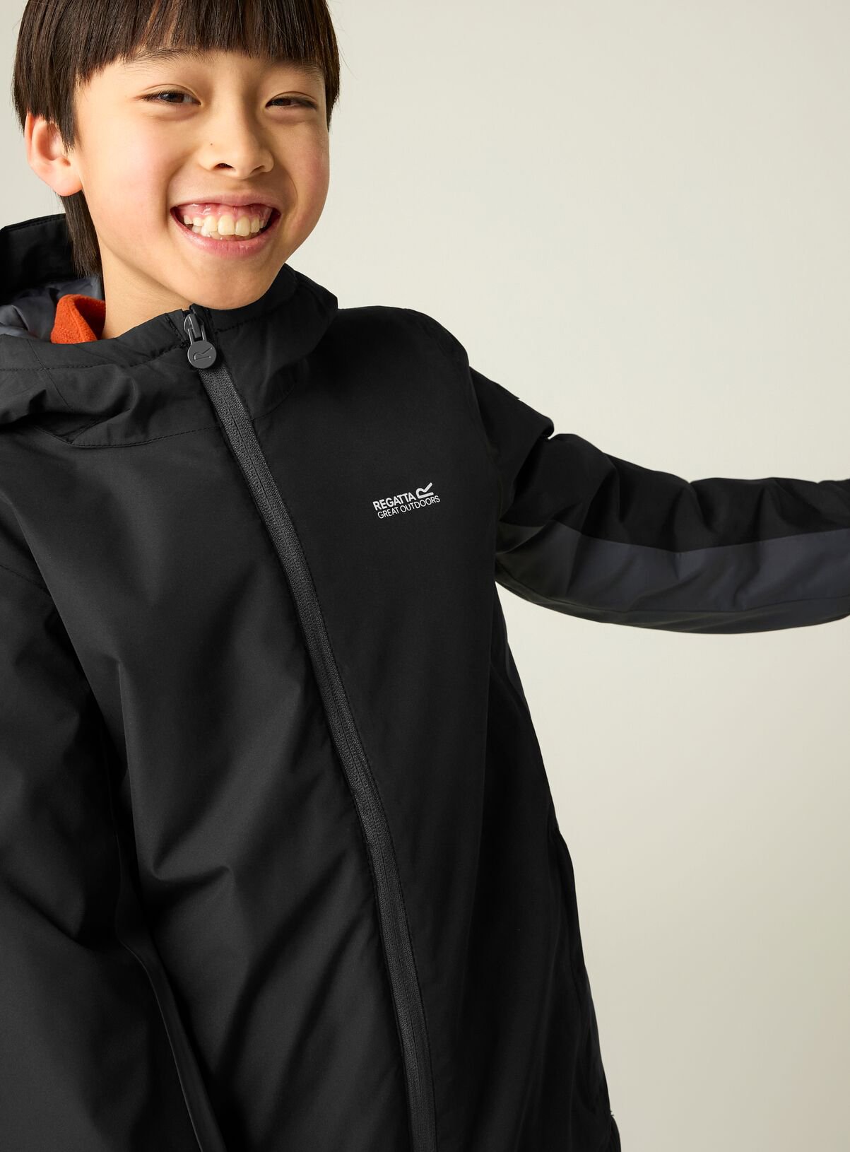 REGATTA Hurdle Waterproof Insulated Jacket Black 9-10 years - Image 2 thumbnail